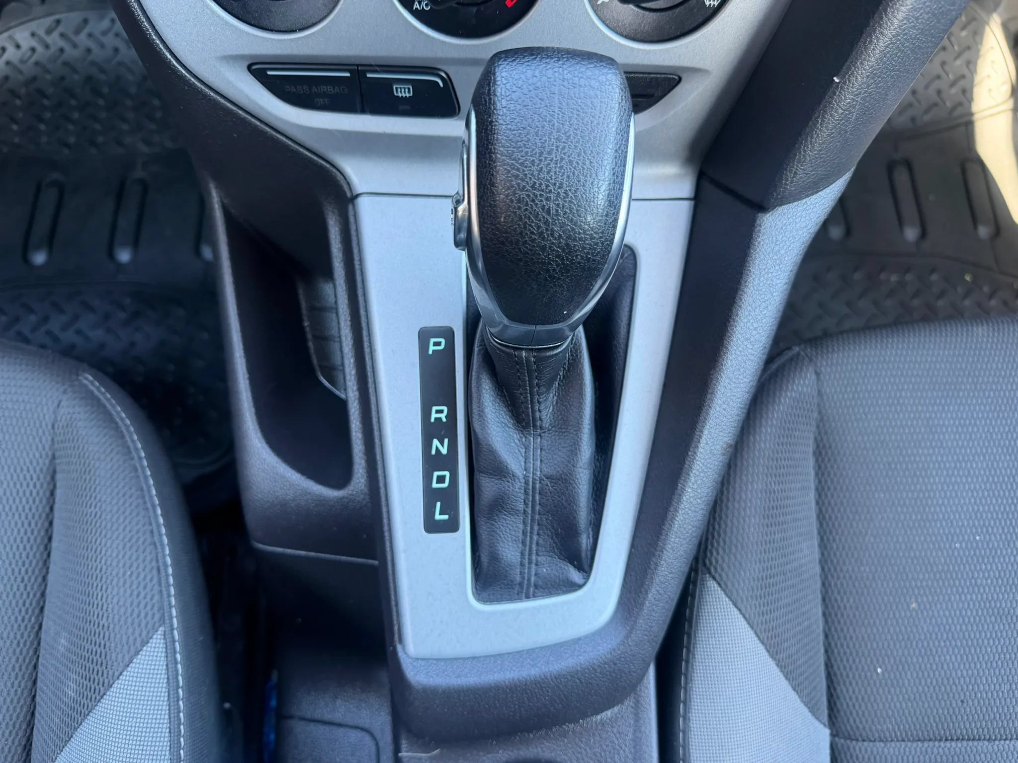 Used 2012 Ford Focus SE FWD image 21