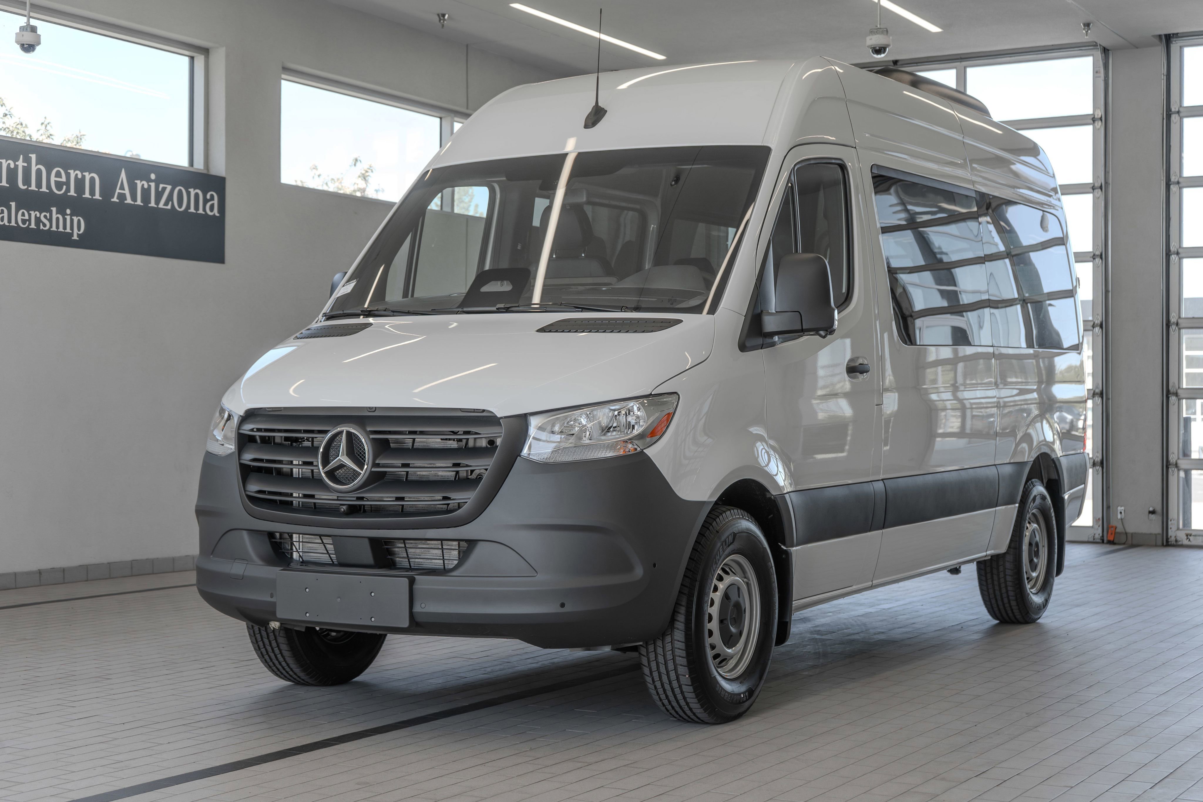 Used 2025 Mercedes-Benz Sprinter 2500 image 25