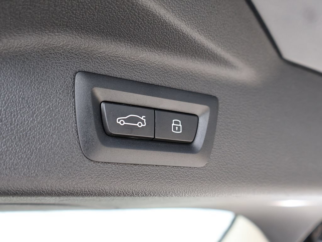 Used 2025 BMW X7 xDrive40i AWD/4WD image 17