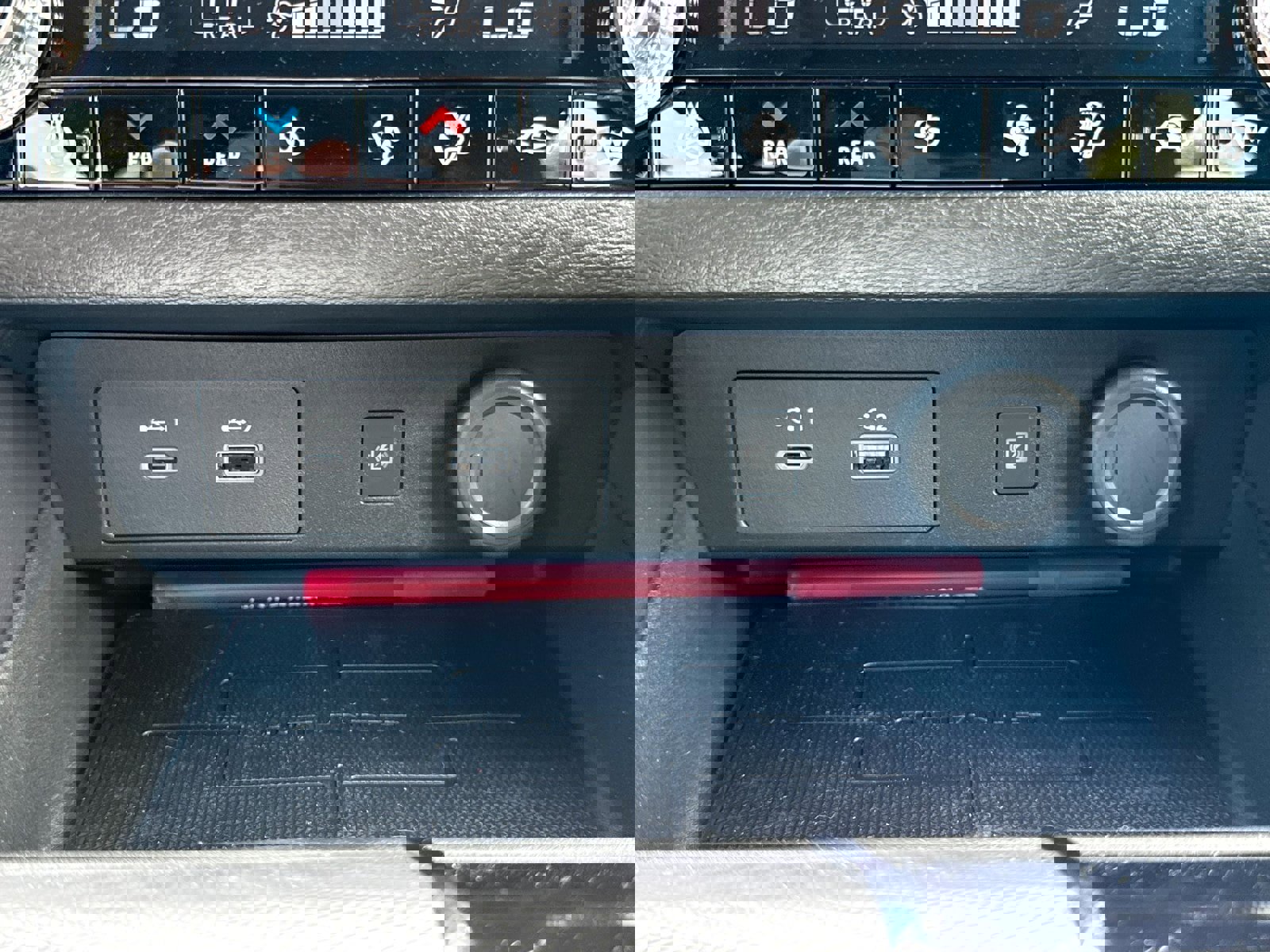 New 2025 Mitsubishi Outlander SEL image 38