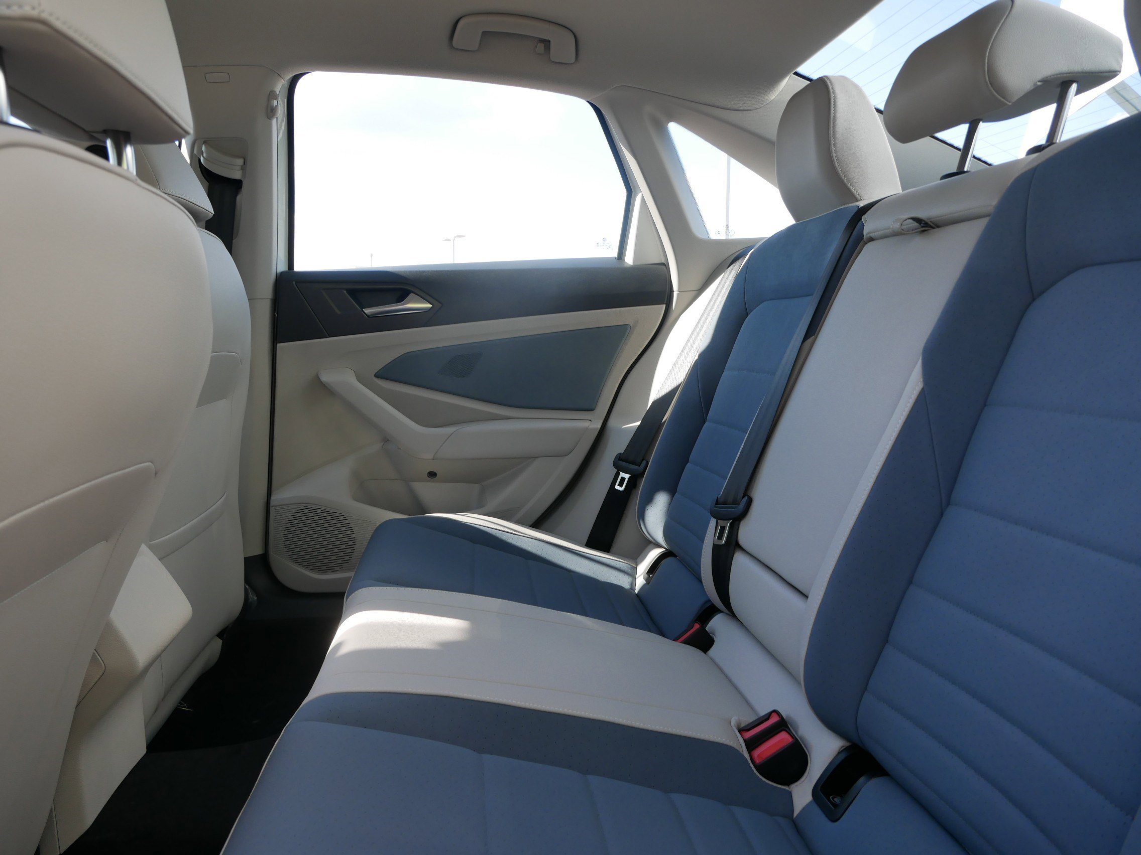 New 2025 Volkswagen Jetta SE FWD image 5