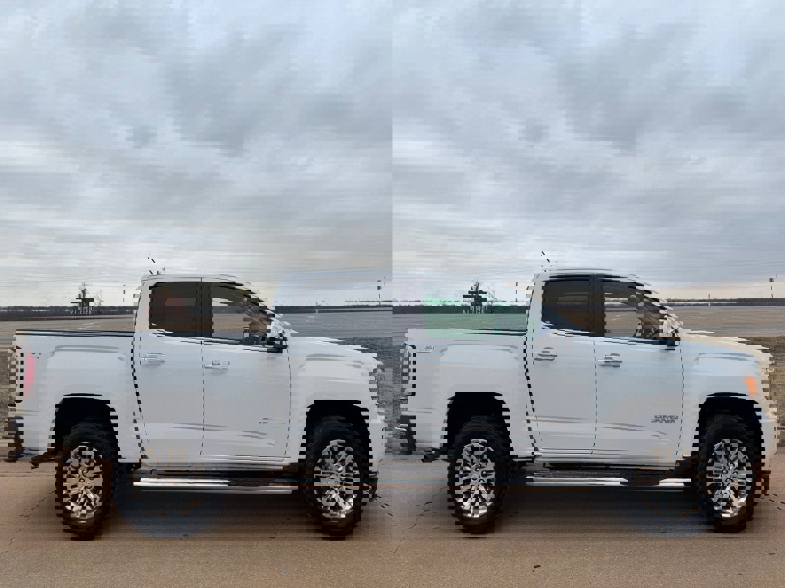 Used 2018 GMC Canyon SLT w/ Driver Alert Package image 2