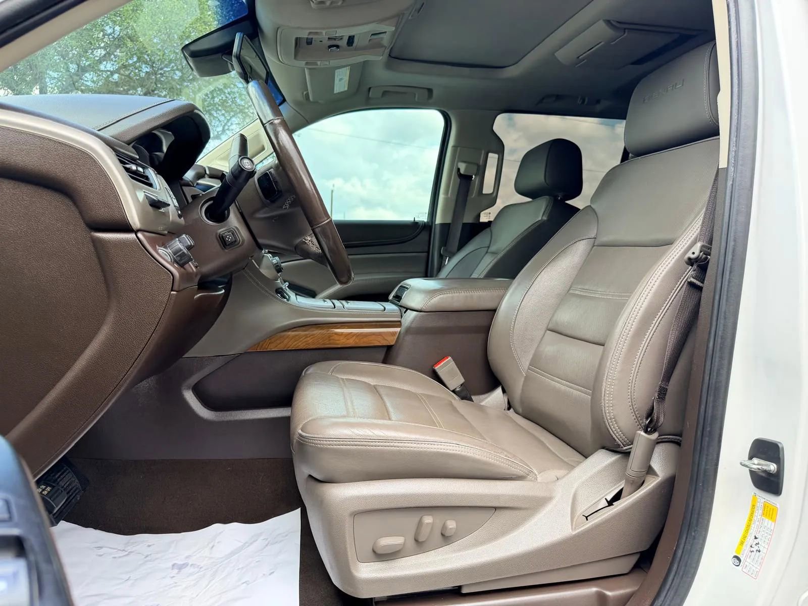 Used 2019 GMC Yukon XL Denali w/ Denali Ultimate Package RWD image 14