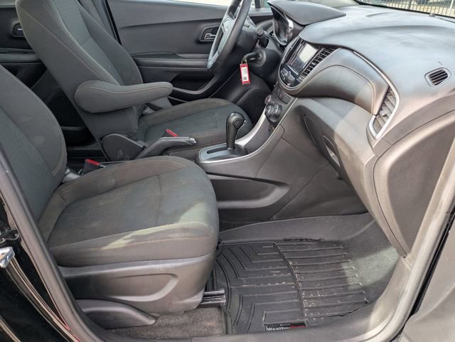 Used 2022 Chevrolet Trax LS image 29