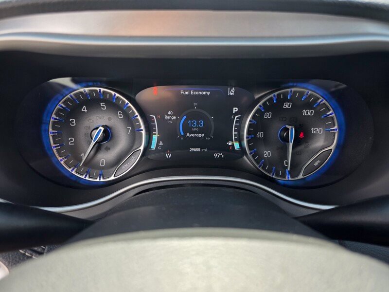 Used 2024 Chrysler Pacifica Touring-L w/ S Appearance Package AWD/4WD image 33
