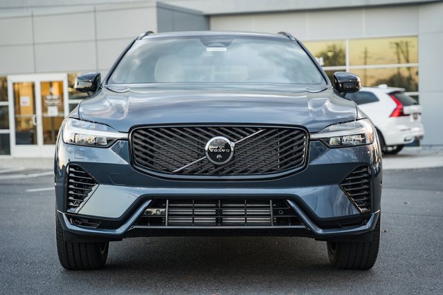 New 2026 Volvo XC60 T8 Plus w/ Protection Package Premier image 2