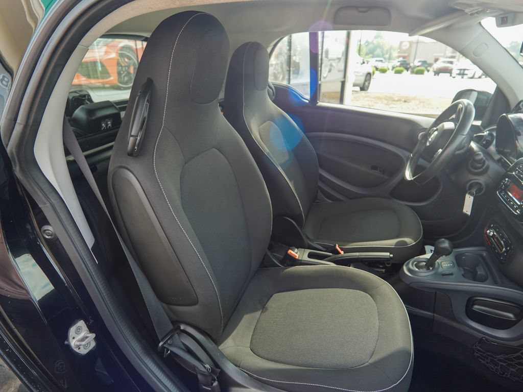 Used 2018 smart fortwo electric drive RWD image 22