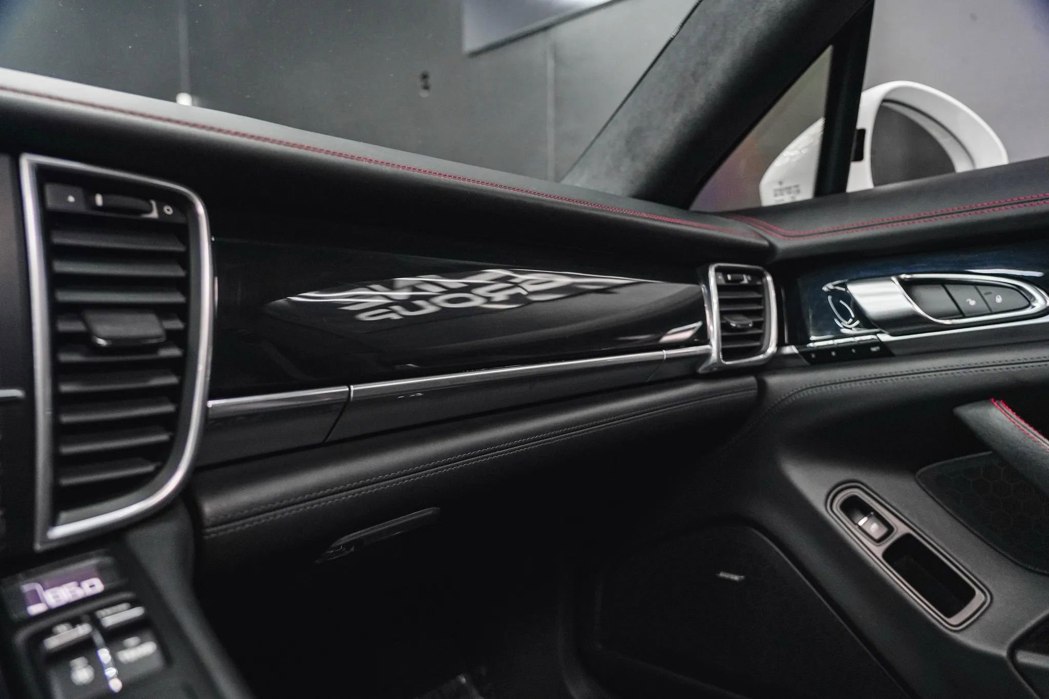 Used 2015 Porsche Panamera GTS w/ Premium Package Plus image 77