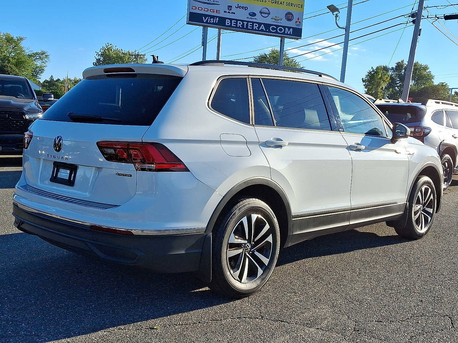 Used 2022 Volkswagen Tiguan S image 6