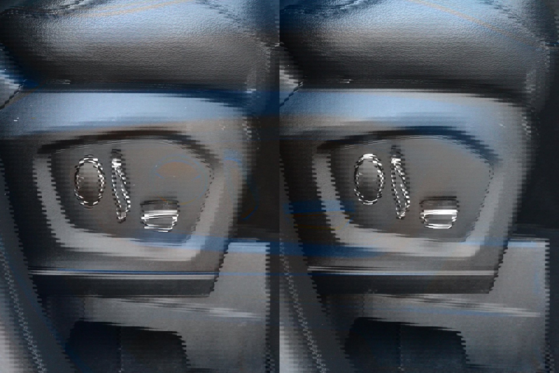 Used 2020 Ford Explorer Limited image 15