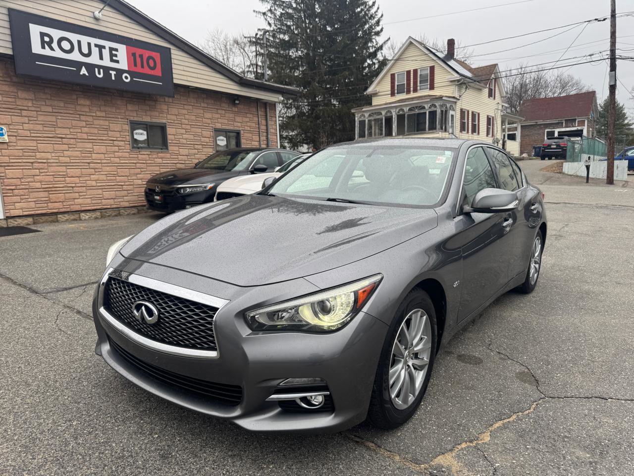 Used 2016 INFINITI Q50 Premium RWD image 2