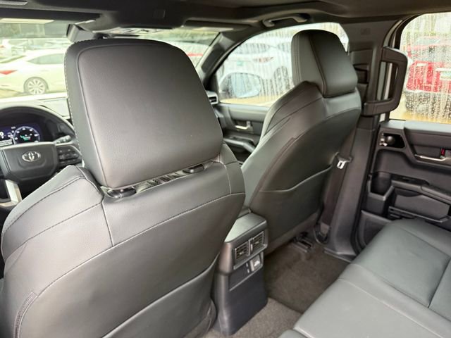 Used 2025 Toyota 4Runner Limited AWD/4WD image 28