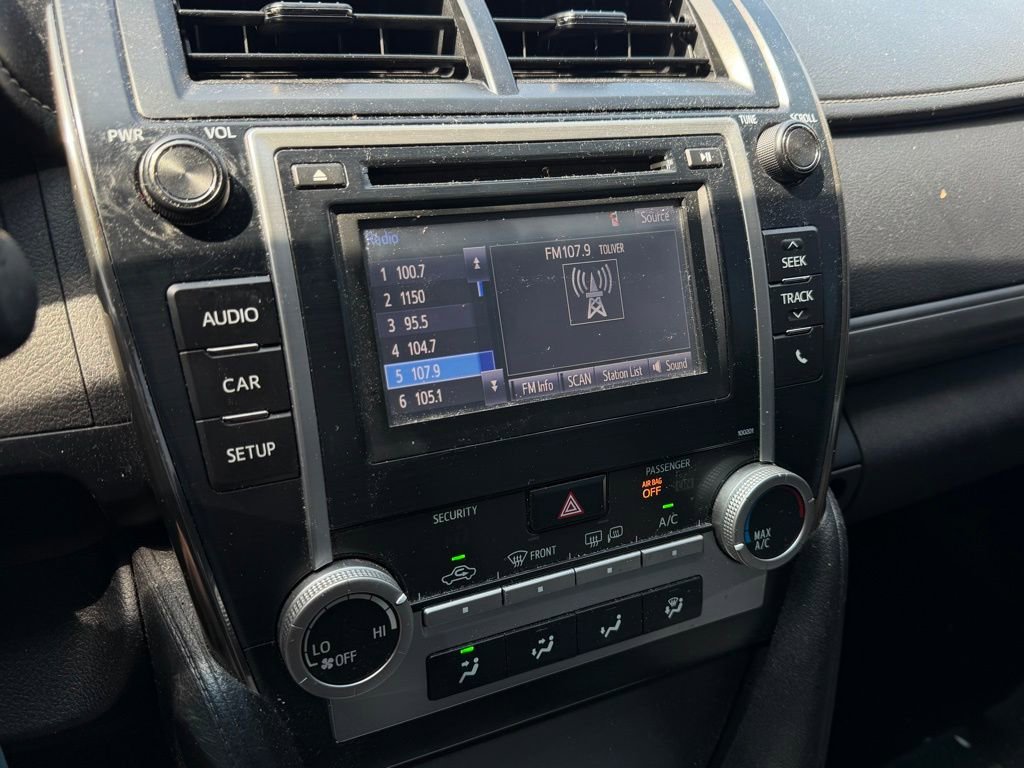 Used 2014 Toyota Camry SE FWD image 17