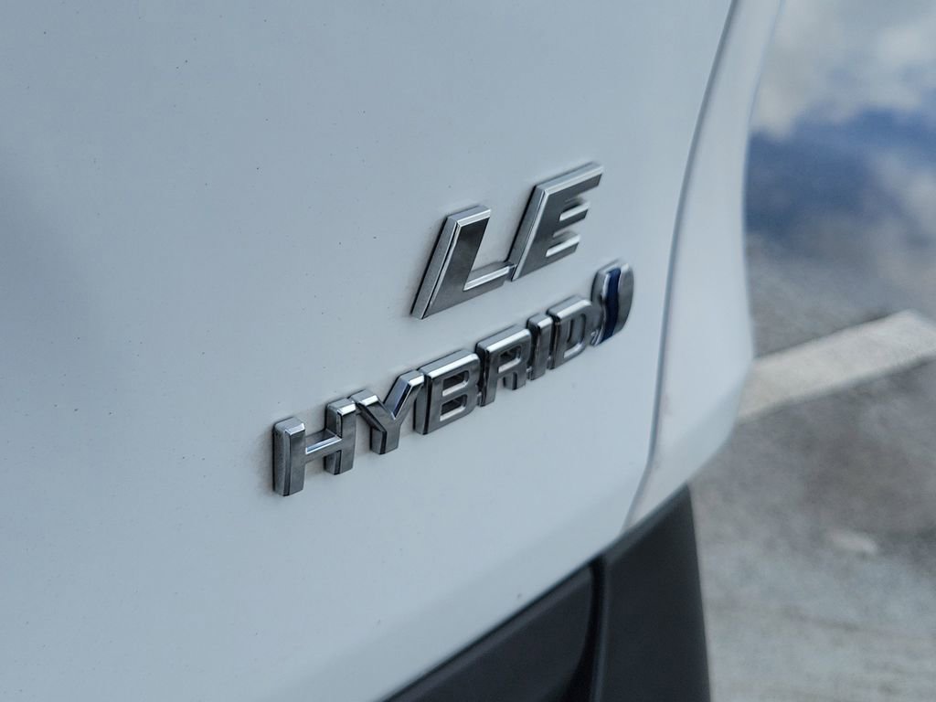 Certified 2024 Toyota RAV4 LE AWD/4WD image 8