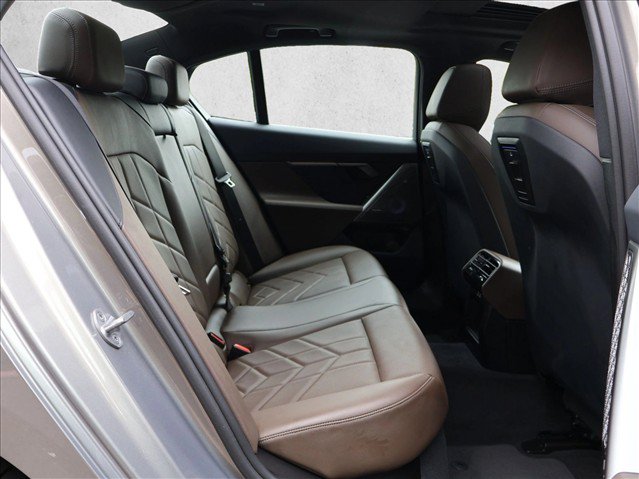 Used 2024 BMW 530i xDrive w/ Premium Package AWD/4WD image 24