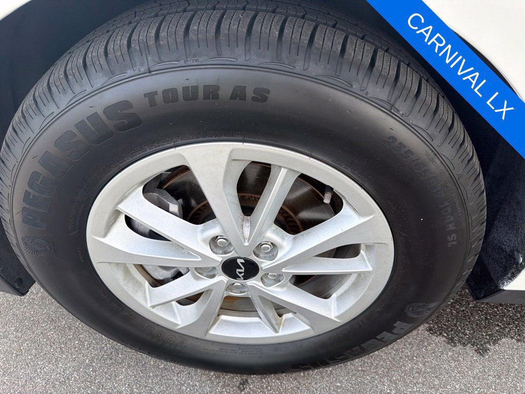 Used 2023 Kia Carnival LX FWD image 38