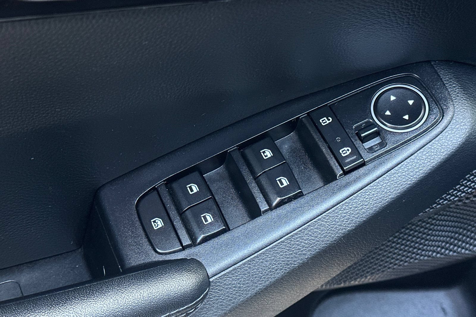 Used 2023 Kia Seltos S FWD image 12
