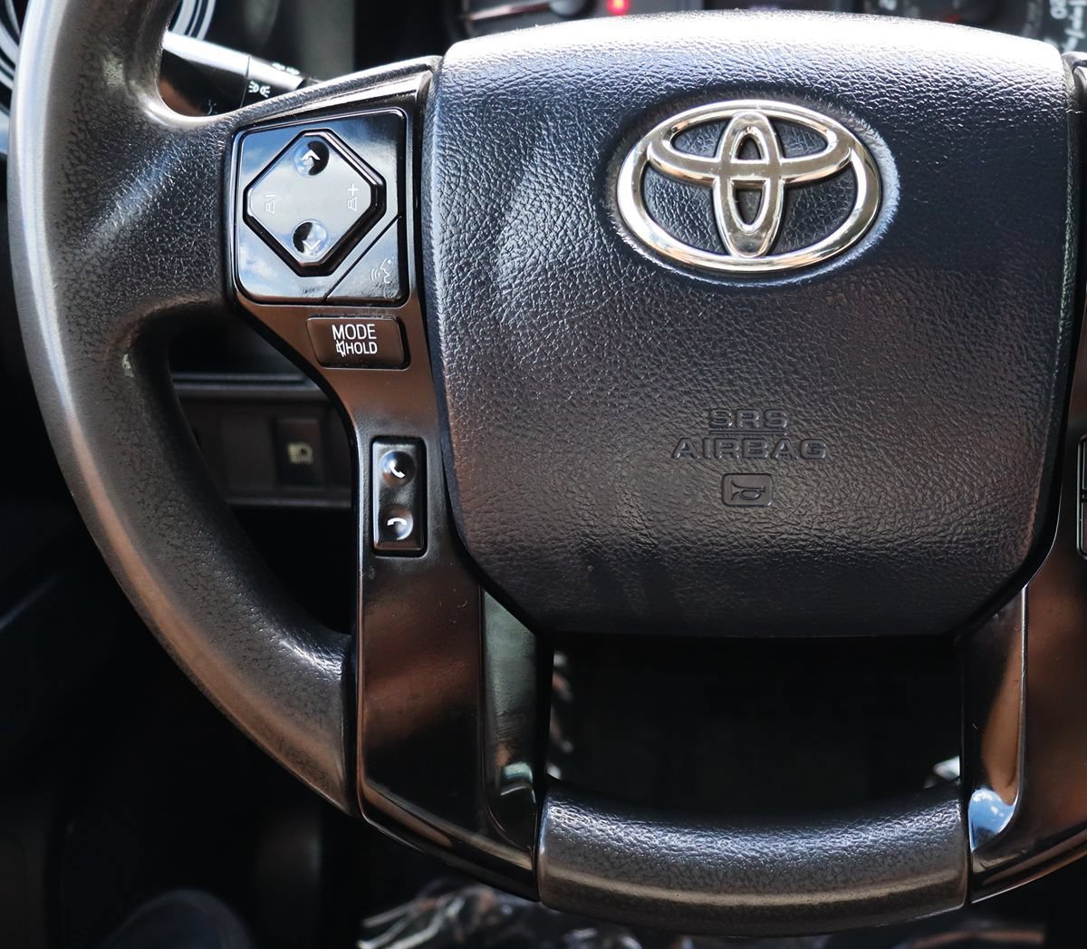 Used 2018 Toyota Tacoma SR w/ SR Convenience Package AWD/4WD image 51