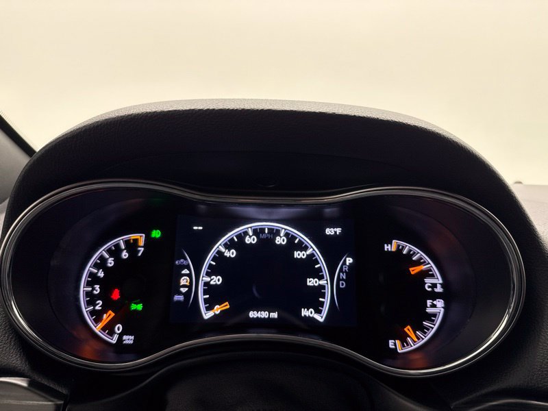 Used 2019 Jeep Grand Cherokee Laredo AWD/4WD image 27