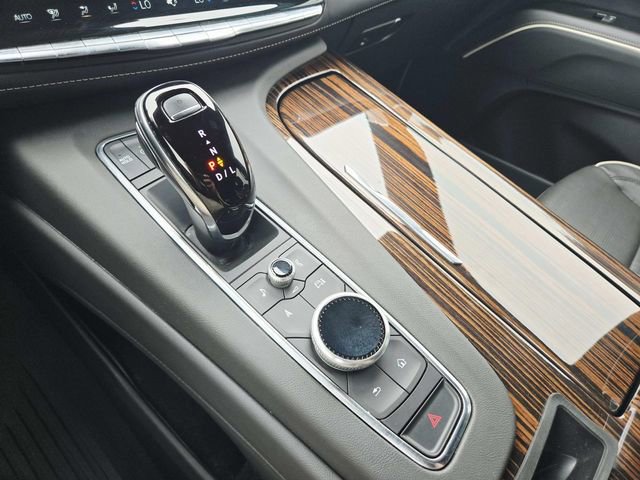 Used 2024 Cadillac Escalade Premium Luxury w/ Performance Package image 30
