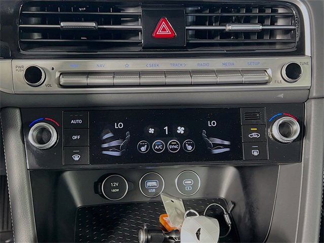 Used 2025 Genesis G70 2.5T image 22