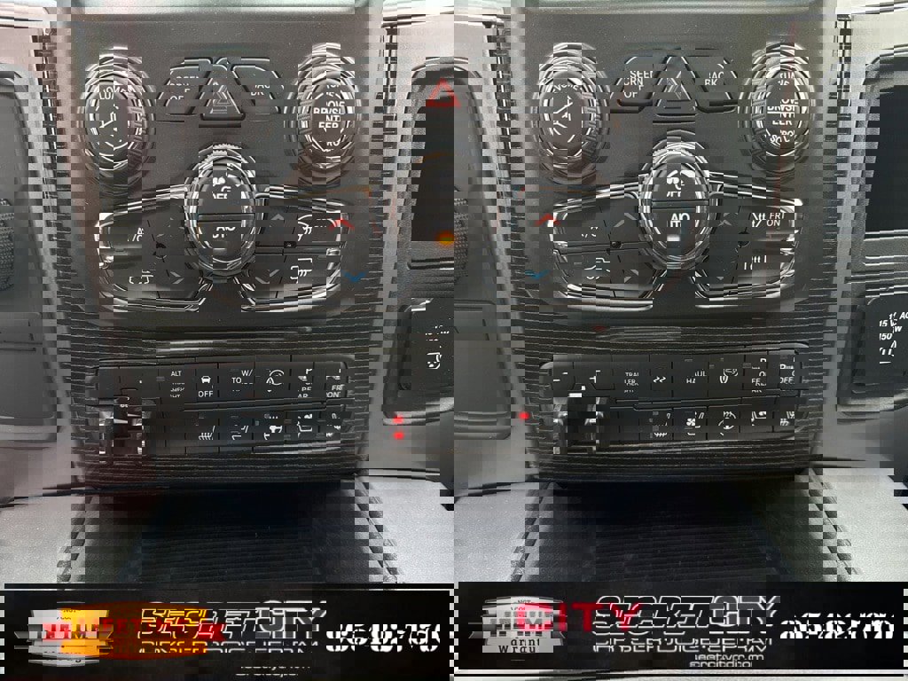 Used 2018 RAM 3500 Laramie Longhorn image 37