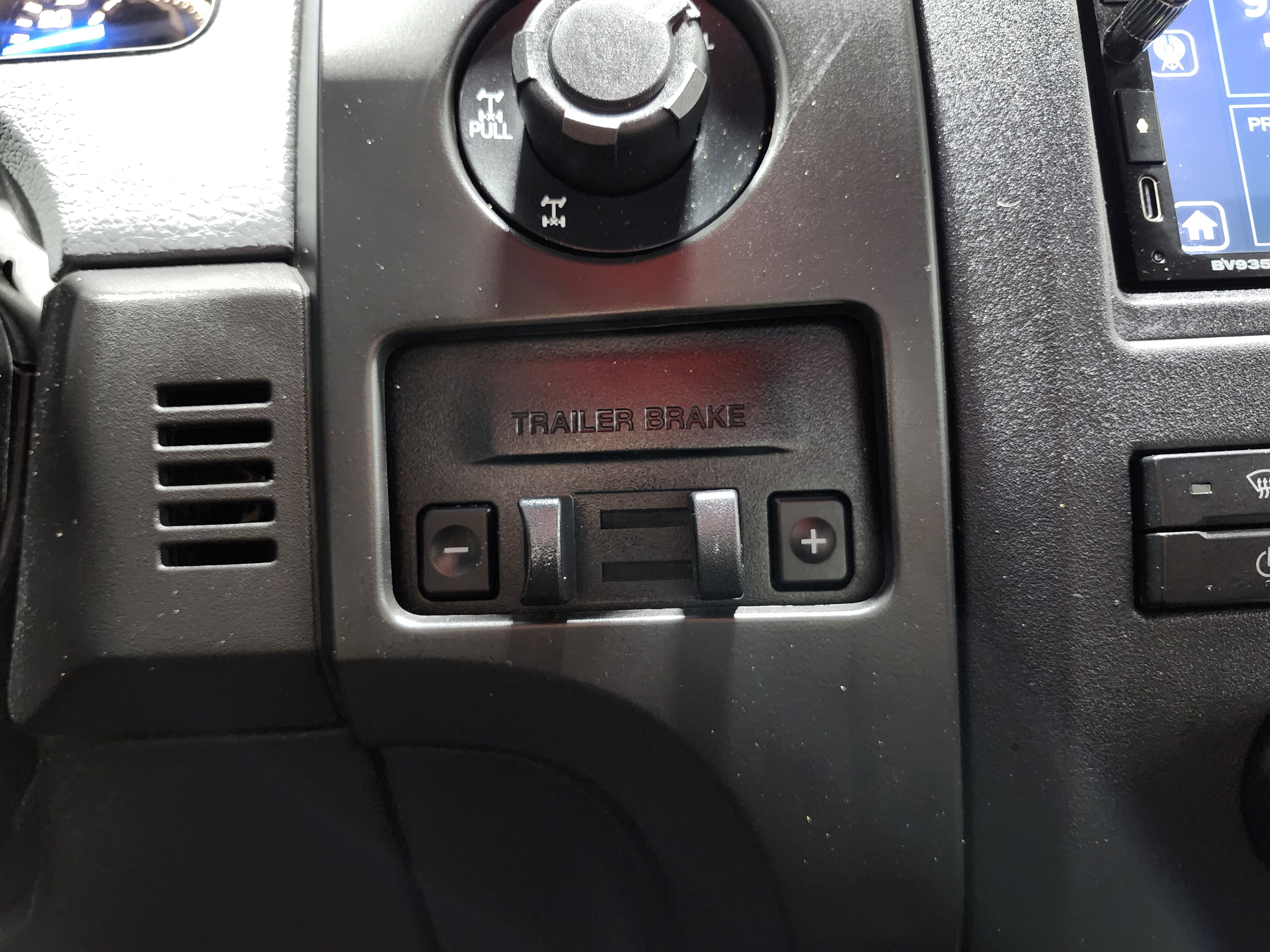 Used 2014 Ford F150 STX w/ Equipment Group 201A Mid AWD/4WD image 8