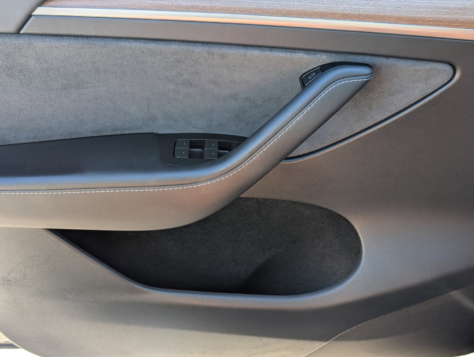 Used 2024 Tesla Model Y Long Range image 34