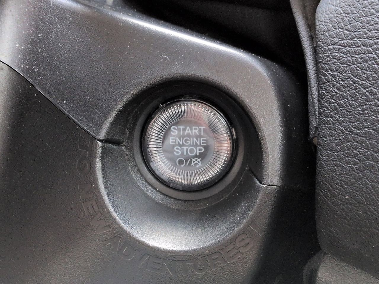 Used 2023 Jeep Renegade Latitude AWD/4WD image 28