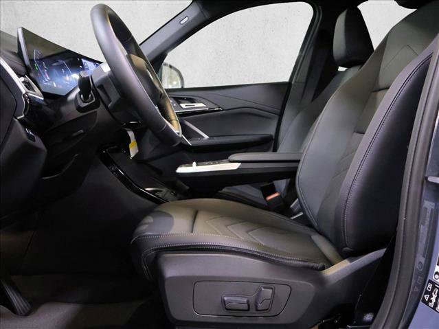 Used 2026 BMW X1 xDrive28i w/ Technology Package AWD/4WD image 4
