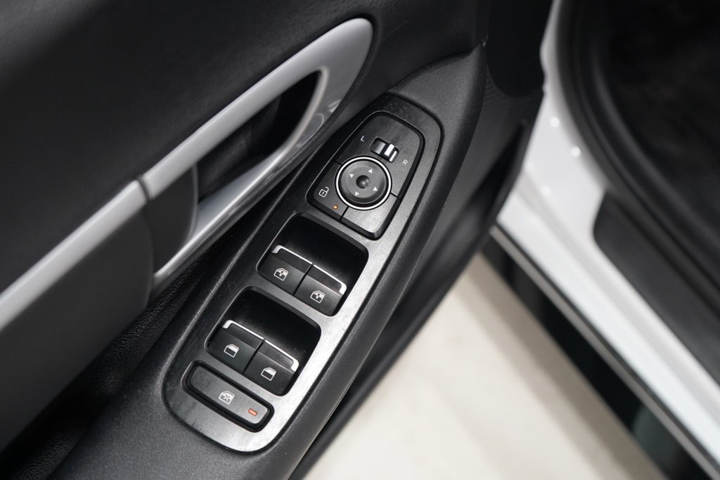 Used 2025 Hyundai Sonata SEL FWD image 18