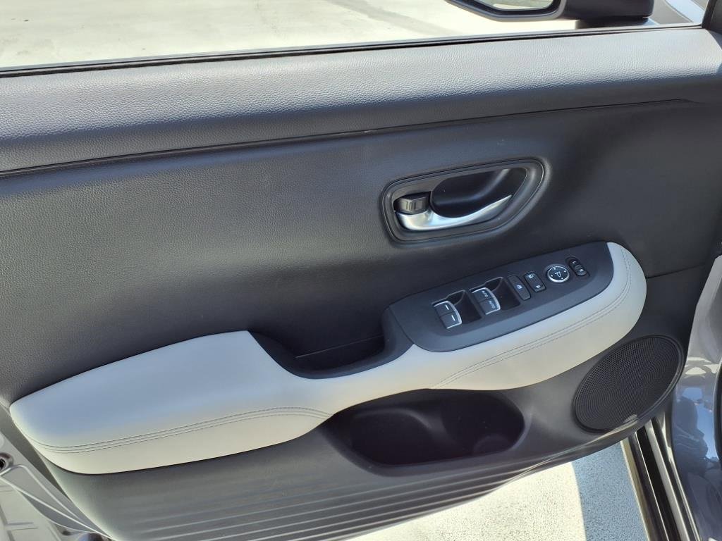 Used 2024 Honda HR-V EX-L image 11