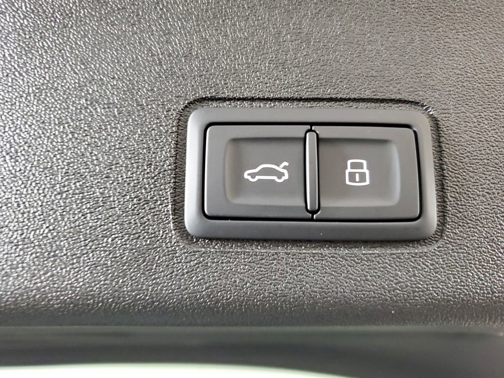 New 2026 Audi Q3 quattro 2.0T AWD/4WD image 7