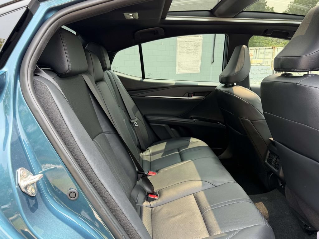 Used 2025 Toyota Camry XSE FWD image 13