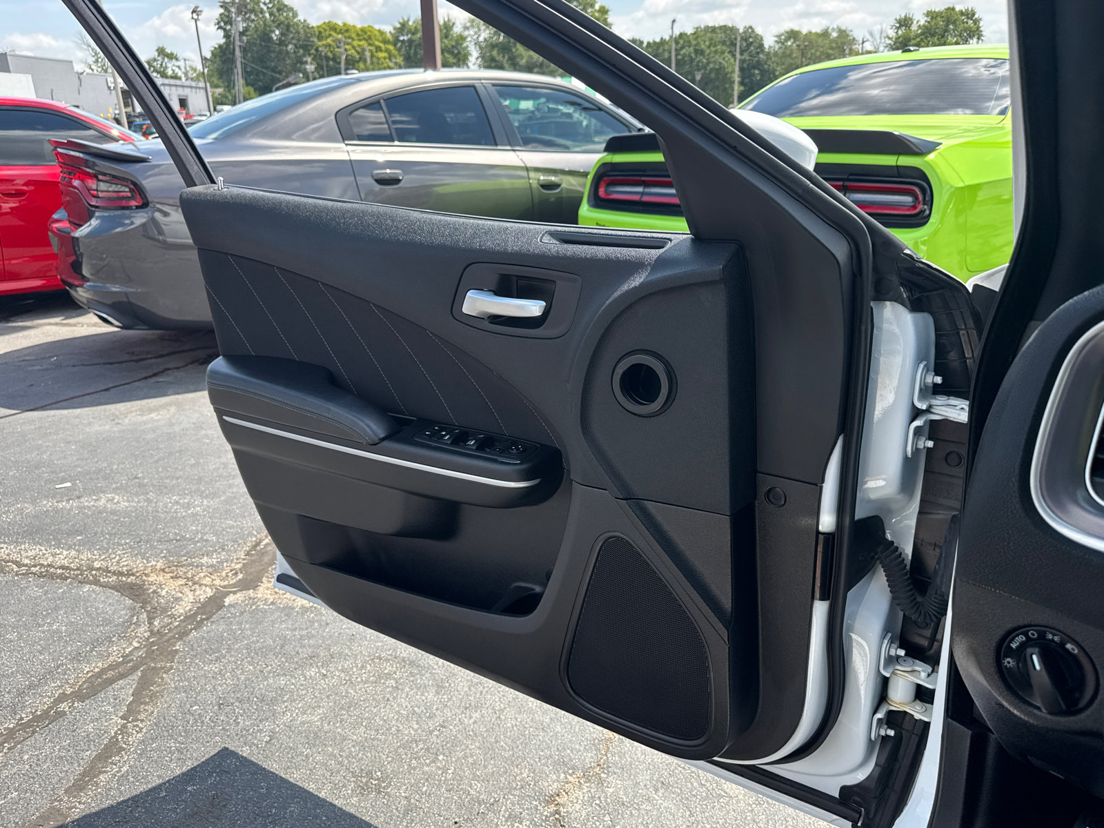 Used 2022 Dodge Charger SXT image 16