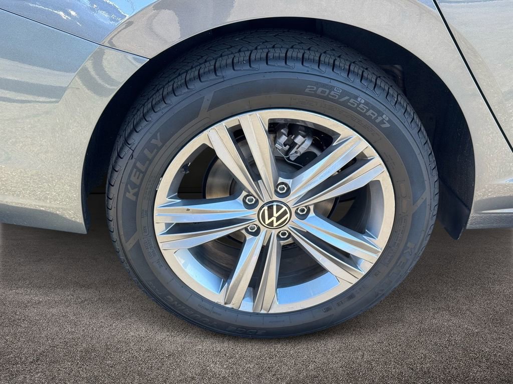 Used 2024 Volkswagen Jetta SE image 8