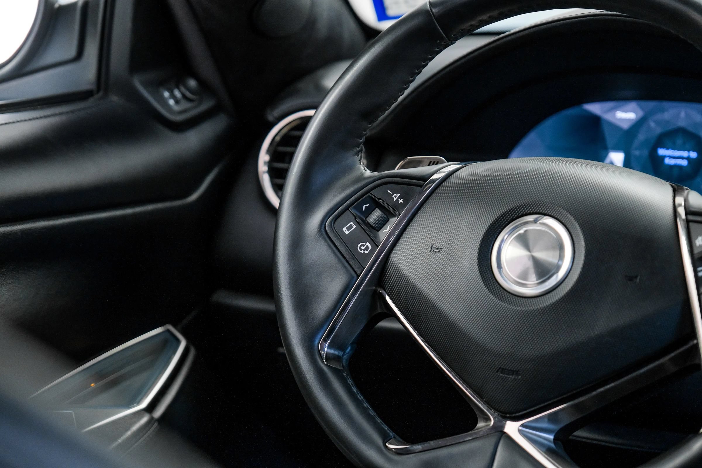 Used 2018 Karma Revero Luxury RWD image 17