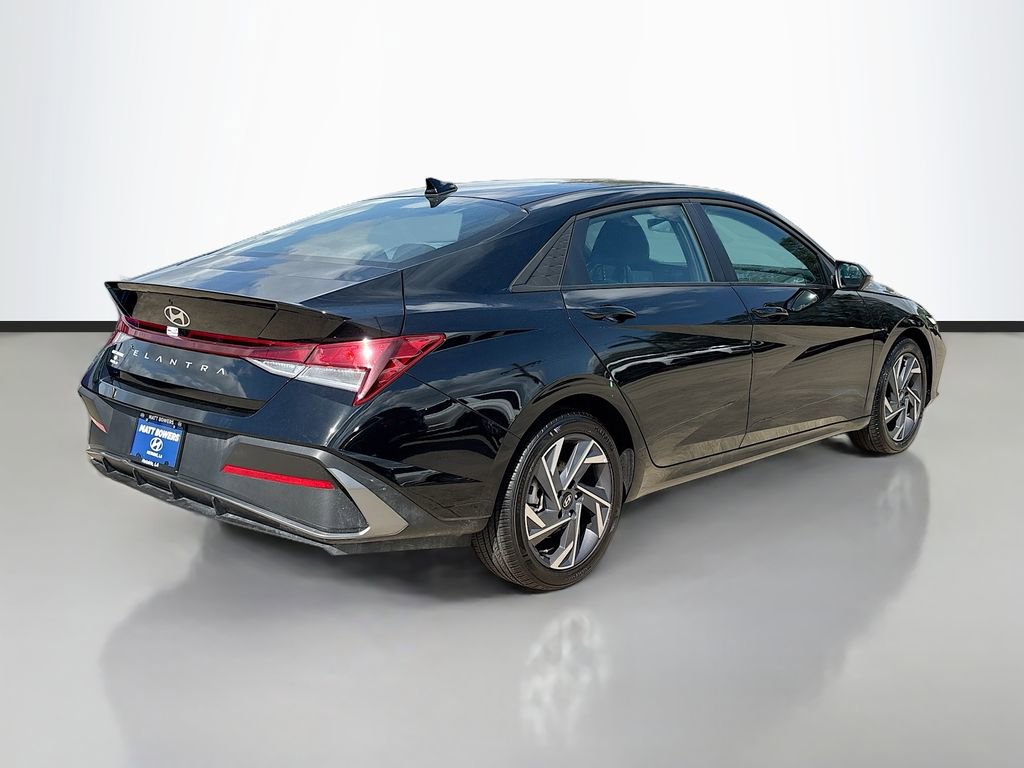Certified 2025 Hyundai Elantra Sport image 5