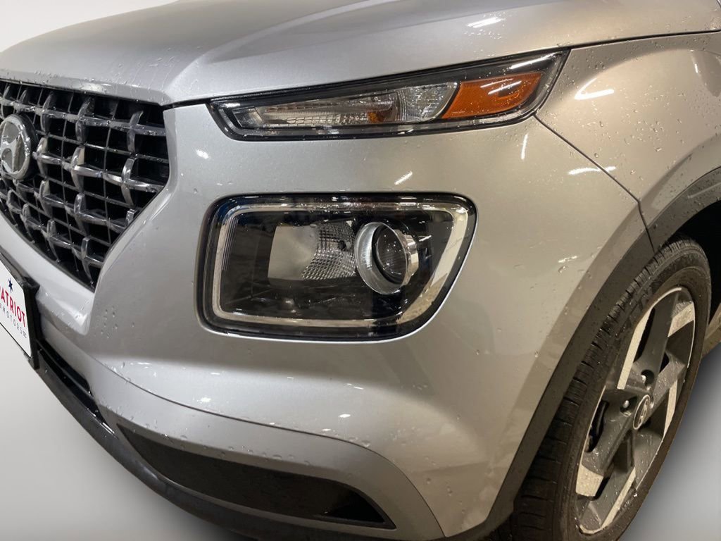 Certified 2023 Hyundai Venue SEL image 10