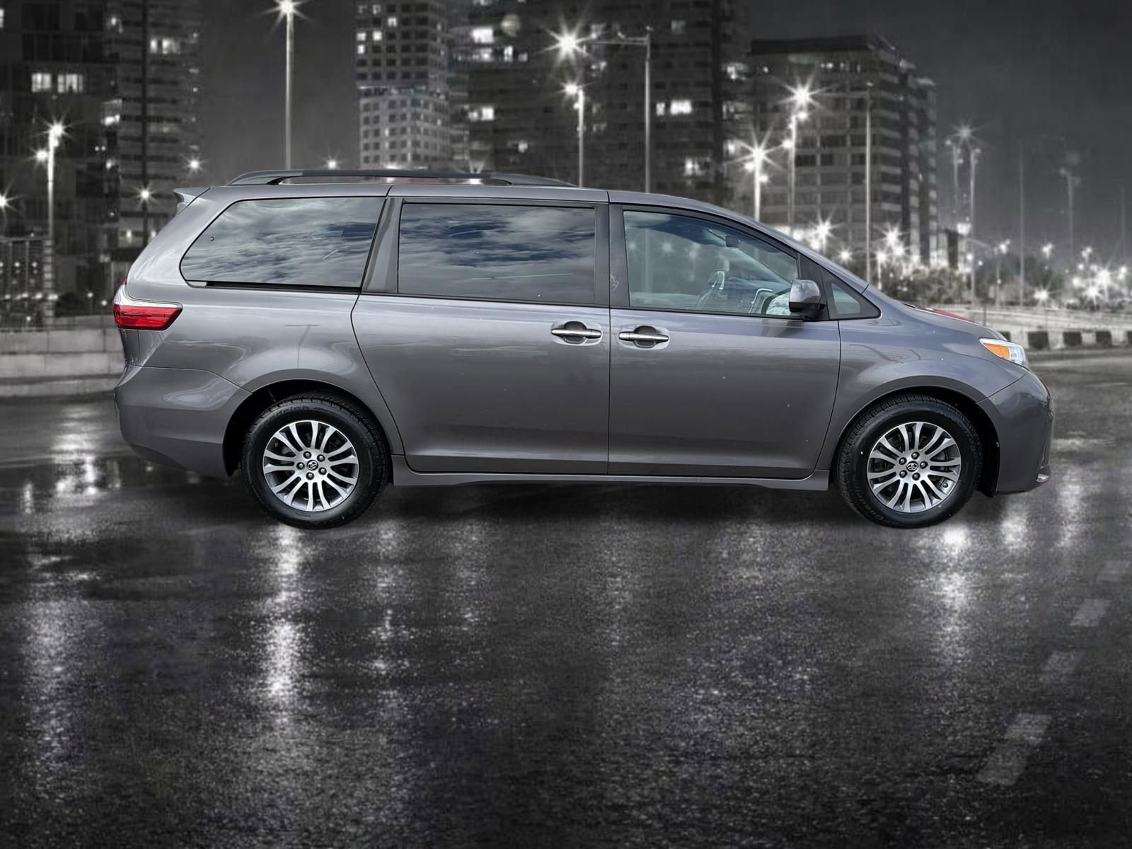 Used 2019 Toyota Sienna XLE FWD image 7