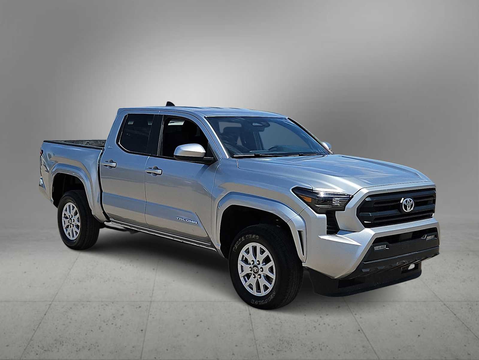 Used 2024 Toyota Tacoma SR5 RWD image 2