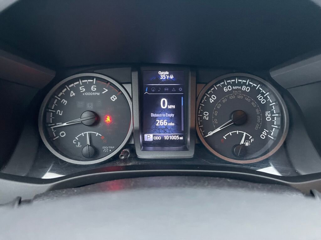 Used 2016 Toyota Tacoma TRD Off-Road w/ Towing Package image 12