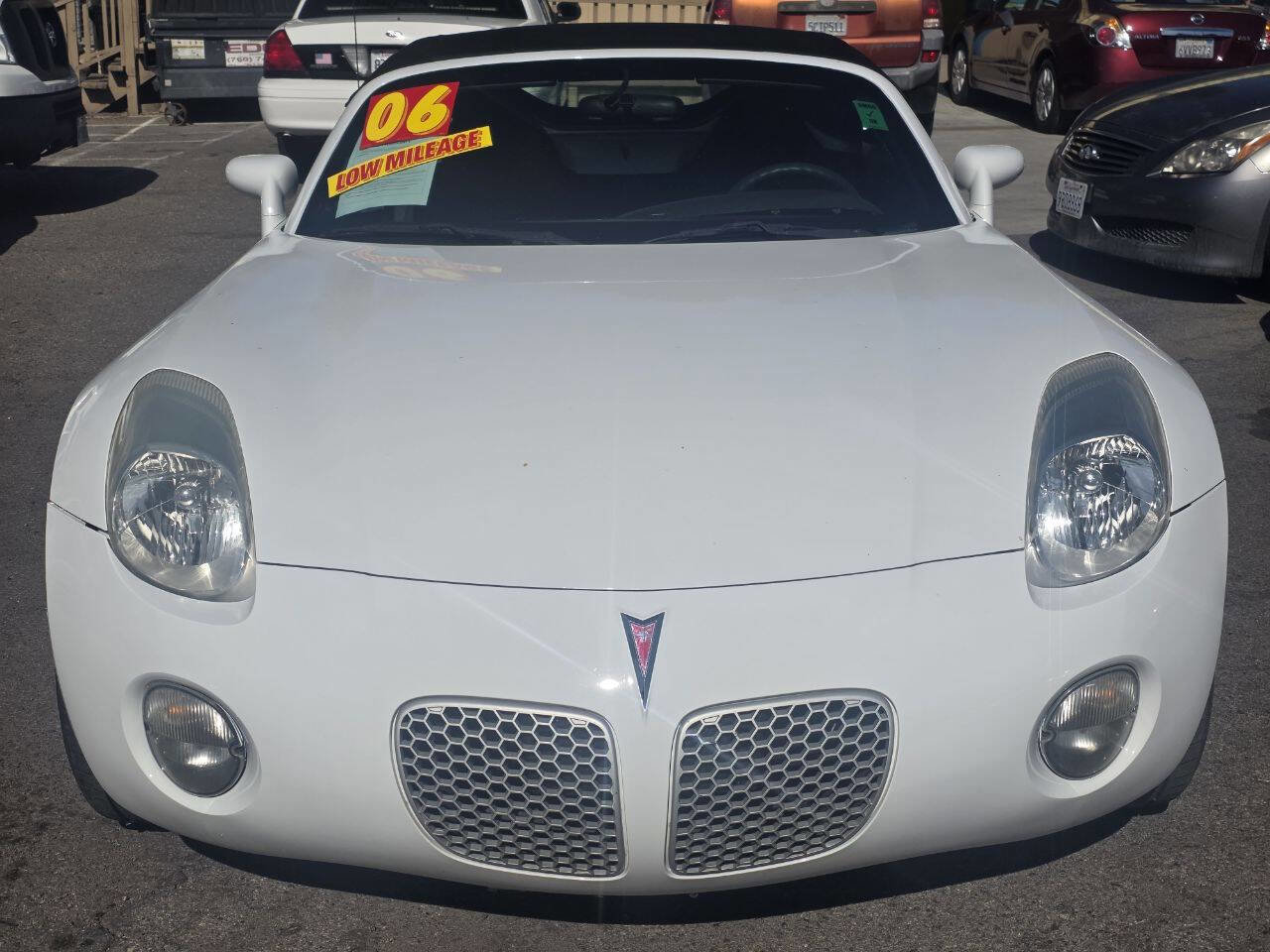 Used 2006 Pontiac Solstice Convertible w/ Power Package RWD image 2