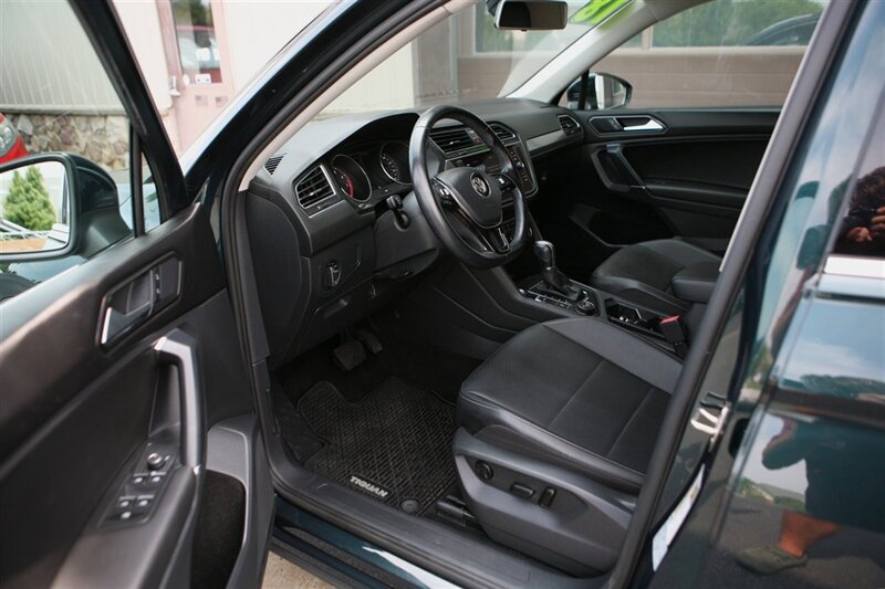 Used 2018 Volkswagen Tiguan SE AWD/4WD image 8