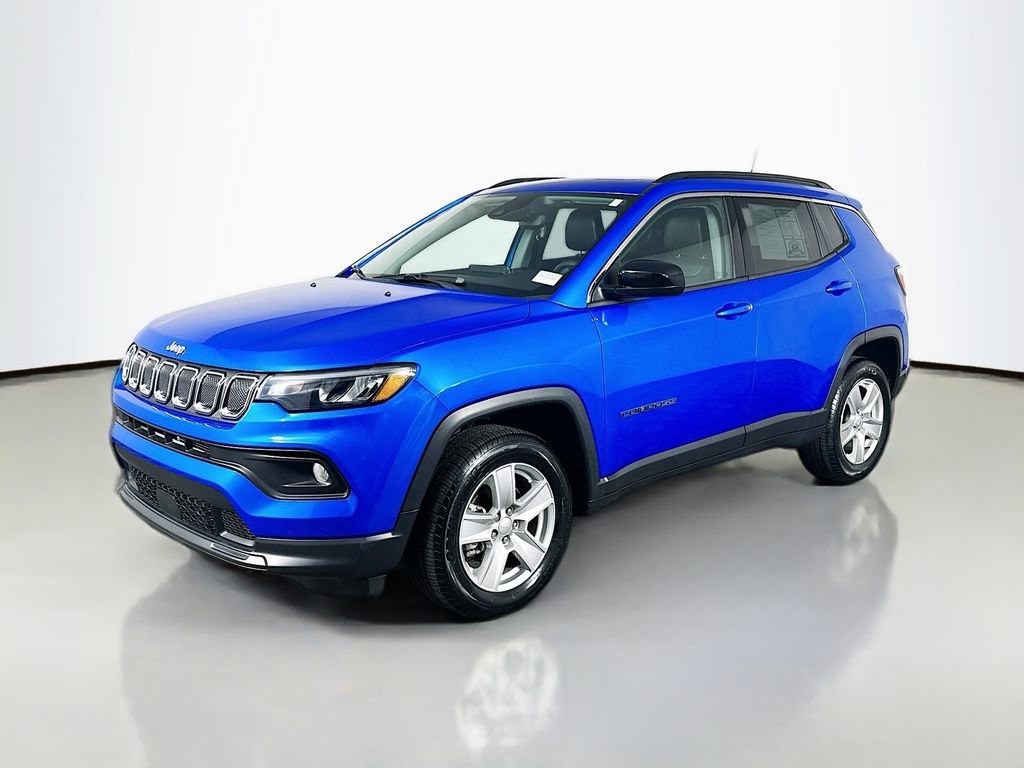 Used 2022 Jeep Compass Latitude w/ Sun and Sound Group image 3