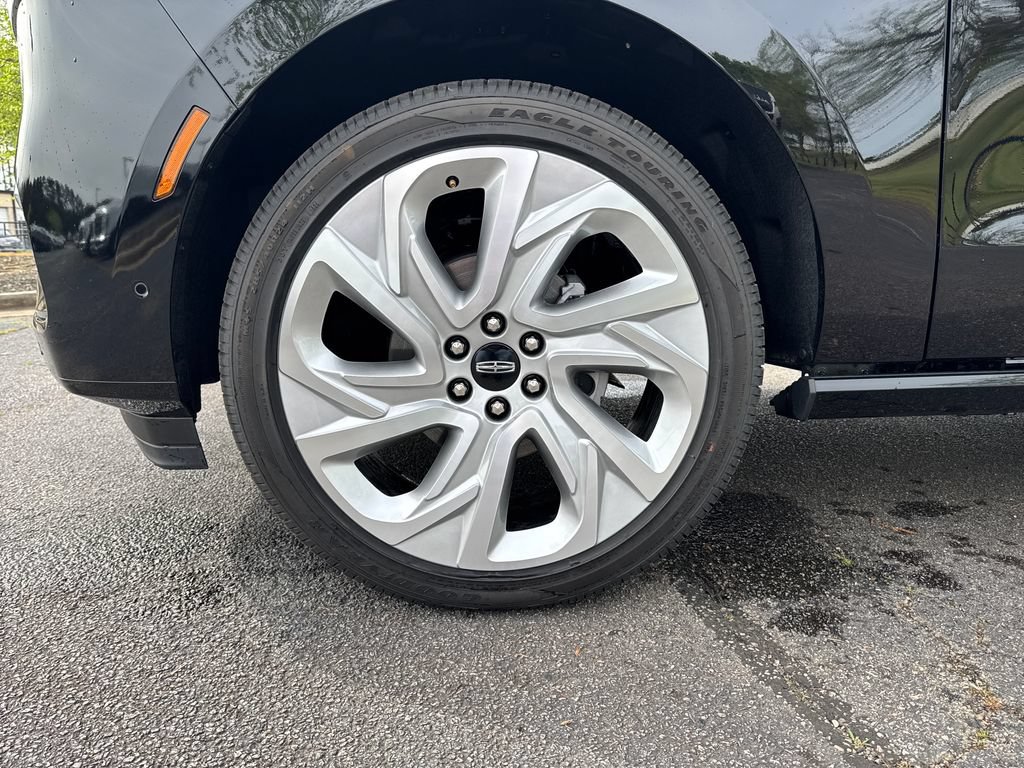 New 2025 Lincoln Navigator L Reserve AWD/4WD image 24