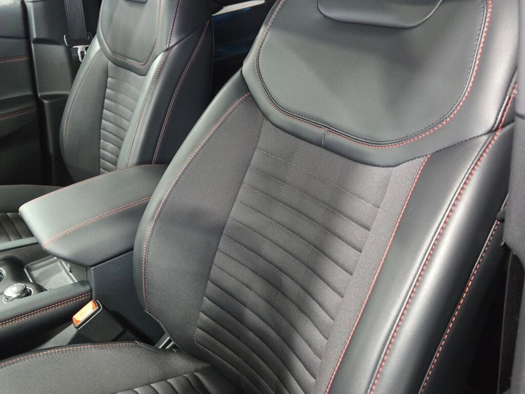 Used 2025 Ford Explorer ST-Line w/ Premium Package image 28