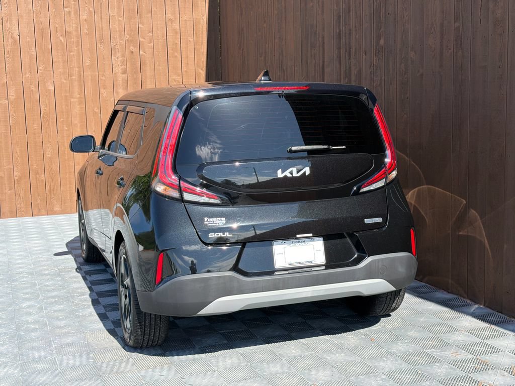 Used 2023 Kia Soul EX FWD image 17