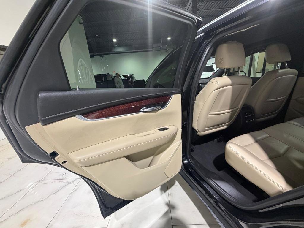 Used 2018 Cadillac XT5 Luxury w/ Driver Awareness Package image 26