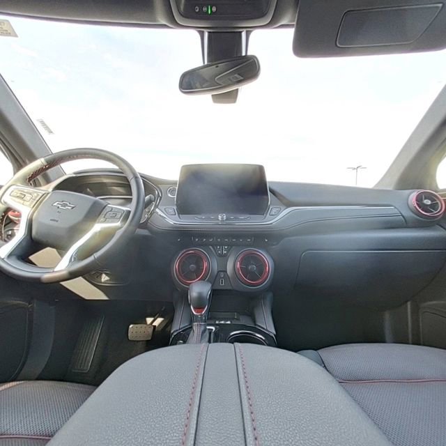 Used 2025 Chevrolet Blazer RS image 26